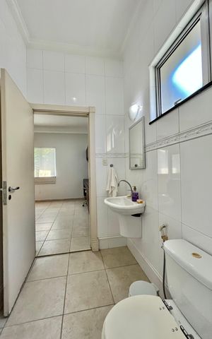 Casa para alugar com 280m², 4 quartos e 8 vagas Casa para alugar com 280m², 4 quartos e 8 vagasBanheiro da Suíte 1