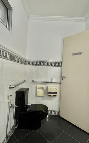 Casa para alugar com 280m², 4 quartos e 8 vagas Casa para alugar com 280m², 4 quartos e 8 vagasLavabo