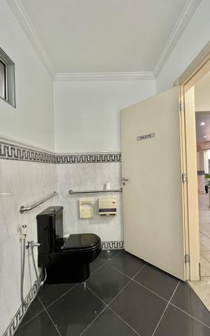 Casa para alugar com 280m², 4 quartos e 8 vagas Casa para alugar com 280m², 4 quartos e 8 vagasLavabo