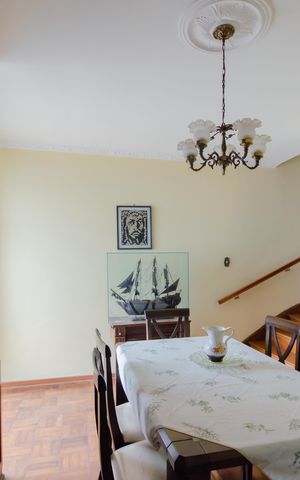Casa à venda com 175m², 3 quartos e 1 vaga Casa à venda com 175m², 3 quartos e 1 vagaSala de Jantar