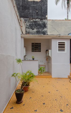 Casa à venda com 175m², 3 quartos e 1 vaga Casa à venda com 175m², 3 quartos e 1 vagaQuintal