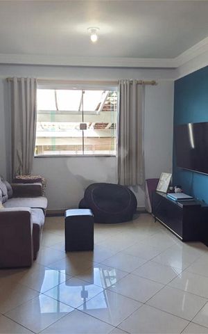 Casa à venda com 175m², 3 quartos e 2 vagas