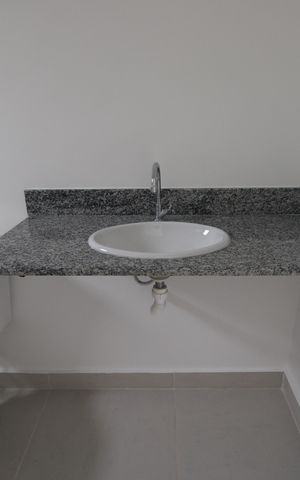Apartamento à venda com 80m², 2 quartos e 1 vagaBanheiro da suíte