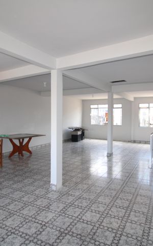 Casa para alugar com 238m², 2 quartos e 3 vagasSalão