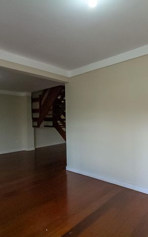 Casa à venda com 357m², 4 quartos e 6 vagasSala
