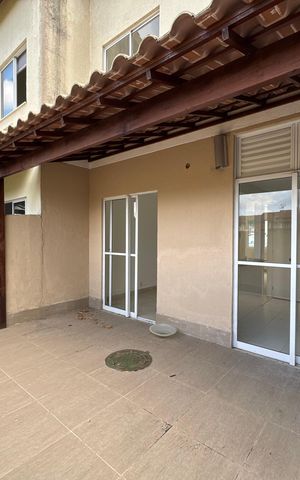 Casa de condomínio à venda com 112m², 3 quartos e 1 vaga Casa de condomínio à venda com 112m², 3 quartos e 1 vagaÁrea de Serviço e Área Externa