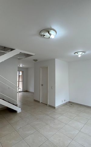 Casa de condomínio à venda com 112m², 3 quartos e 1 vaga Casa de condomínio à venda com 112m², 3 quartos e 1 vagaSala