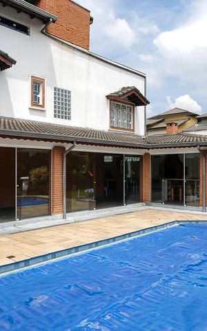 Casa à venda com 585m², 4 quartos e 10 vagasQuintal