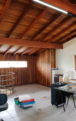 Casa à venda com 585m², 4 quartos e 10 vagasÁrea de serviço
