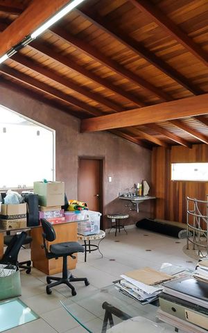 Casa à venda com 585m², 4 quartos e 10 vagasÁrea de serviço