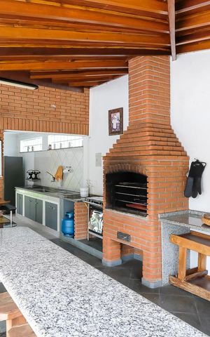 Casa à venda com 585m², 4 quartos e 10 vagasQuintal