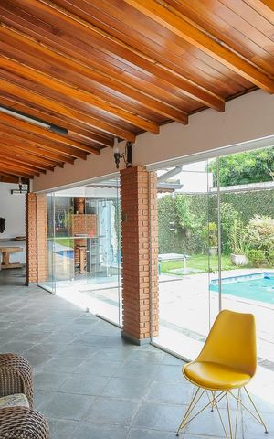 Casa à venda com 585m², 4 quartos e 10 vagasQuintal