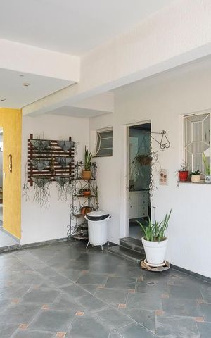 Casa à venda com 585m², 4 quartos e 10 vagasÁrea de serviço