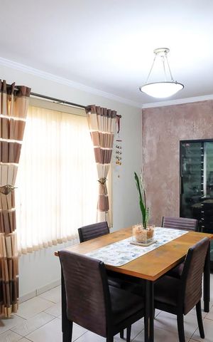 Casa à venda com 585m², 4 quartos e 10 vagasSala