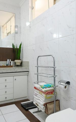Casa à venda com 585m², 4 quartos e 10 vagasBanheiro da suíte 2
