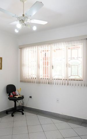 Casa à venda com 585m², 4 quartos e 10 vagasÁrea de serviço
