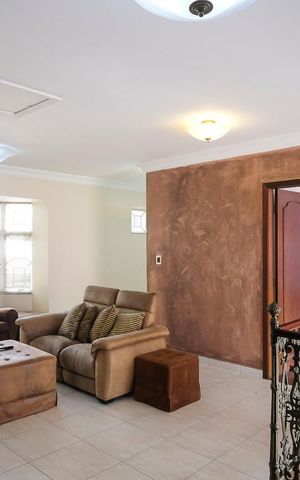 Casa à venda com 585m², 4 quartos e 10 vagasSala de TV
