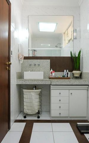 Casa à venda com 585m², 4 quartos e 10 vagasBanheiro da suíte 2