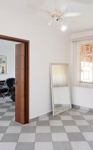 Casa à venda com 585m², 4 quartos e 10 vagasEscritório