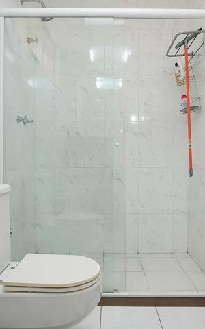 Casa à venda com 585m², 4 quartos e 10 vagasBanheiro da suíte 2