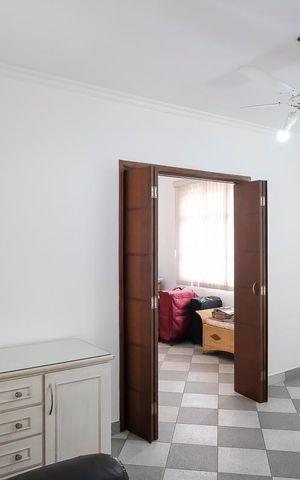 Casa à venda com 585m², 4 quartos e 10 vagasEscritório