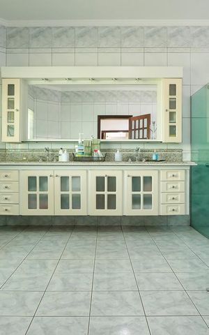 Casa à venda com 585m², 4 quartos e 10 vagasCloset da suíte 1