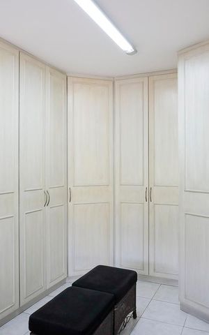 Casa à venda com 585m², 4 quartos e 10 vagasCloset da suíte 1