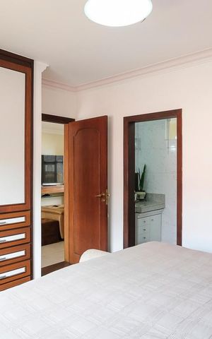 Casa à venda com 585m², 4 quartos e 10 vagasSuíte 2