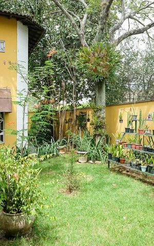 Casa à venda com 585m², 4 quartos e 10 vagasJardim