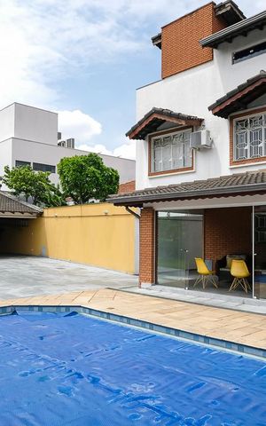 Casa à venda com 585m², 4 quartos e 10 vagasQuintal