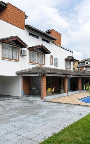 Casa à venda com 585m², 4 quartos e 10 vagasGaragem