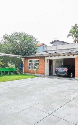 Casa à venda com 585m², 4 quartos e 10 vagasGaragem