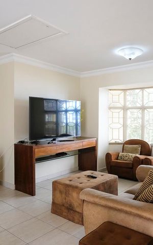 Casa à venda com 585m², 4 quartos e 10 vagasSala de TV