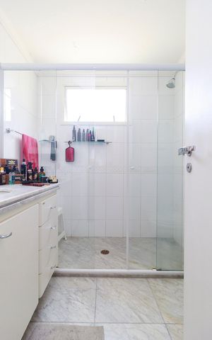 Apartamento à venda com 200m², 3 quartos e 3 vagas Apartamento à venda com 200m², 3 quartos e 3 vagasSuíte 2 - Banheiro