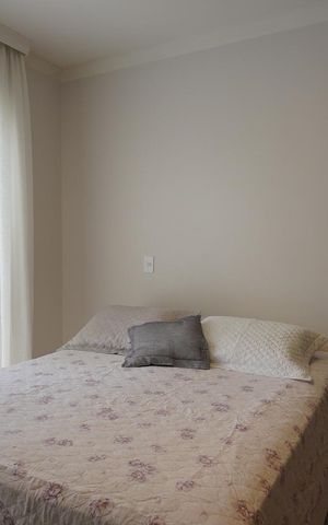 Casa de condomínio para alugar com 200m², 4 quartos e 4 vagasSuíte