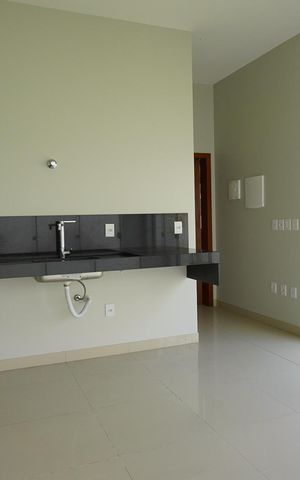 Casa de condomínio para alugar com 200m², 4 quartos e 4 vagasEdicula