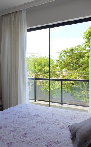Casa de condomínio para alugar com 200m², 4 quartos e 4 vagasSuíte