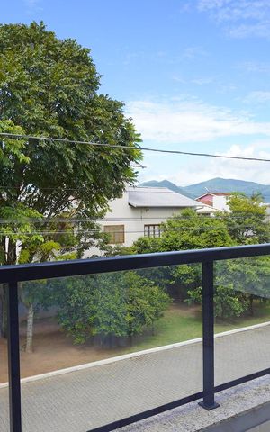 Casa de condomínio para alugar com 200m², 4 quartos e 4 vagasSuíte - Varanda