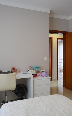 Casa de condomínio para alugar com 200m², 4 quartos e 4 vagasQuarto 2