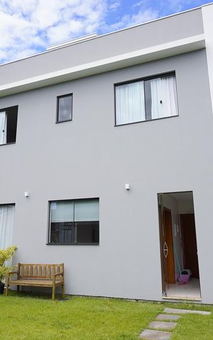 Casa de condomínio para alugar com 200m², 4 quartos e 4 vagasPátio
