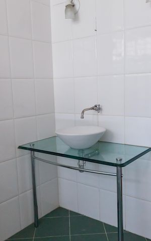 Casa à venda com 212m², 5 quartos e 2 vagas Casa à venda com 212m², 5 quartos e 2 vagasBanheiro da Suíte