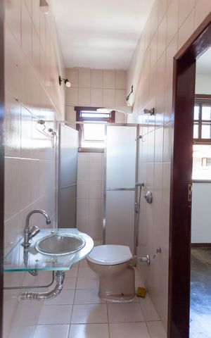 Casa à venda com 212m², 5 quartos e 2 vagas Casa à venda com 212m², 5 quartos e 2 vagasBanheiro Social 2