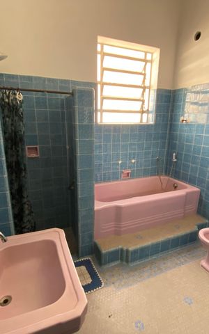 Casa para alugar com 1147m², 4 quartos e 7 vagas Casa para alugar com 1147m², 4 quartos e 7 vagasBanheiro