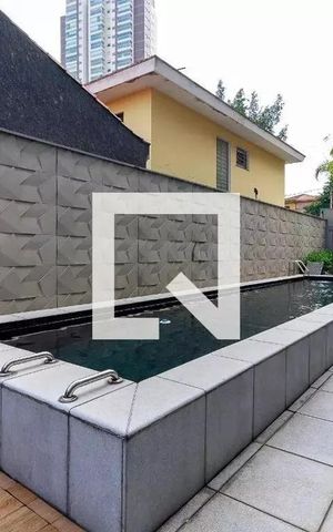 Studio para alugar com 28m², 1 quarto e sem vaga Studio para alugar com 28m², 1 quarto e sem vagaÁrea comum - Piscina