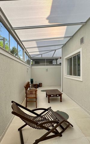 Casa de condomínio à venda com 300m², 6 quartos e 1 vaga Casa de condomínio à venda com 300m², 6 quartos e 1 vagaÁrea externa