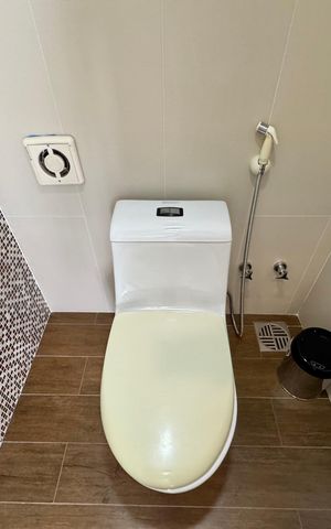 Casa de condomínio à venda com 300m², 6 quartos e 1 vaga Casa de condomínio à venda com 300m², 6 quartos e 1 vagaBanheiro da Suíte 5