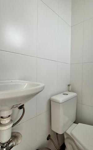Casa de condomínio à venda com 300m², 6 quartos e 1 vaga Casa de condomínio à venda com 300m², 6 quartos e 1 vagaÁrea de Serviço - Banheiro
