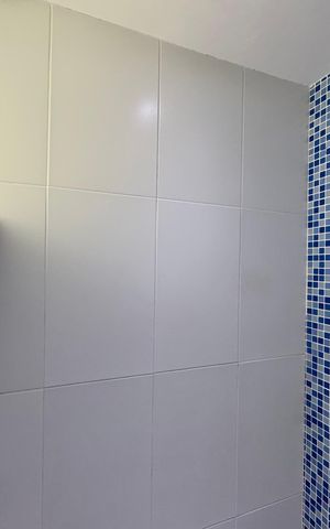 Casa de condomínio à venda com 300m², 6 quartos e 1 vaga Casa de condomínio à venda com 300m², 6 quartos e 1 vagaBanheiro da Suíte 2
