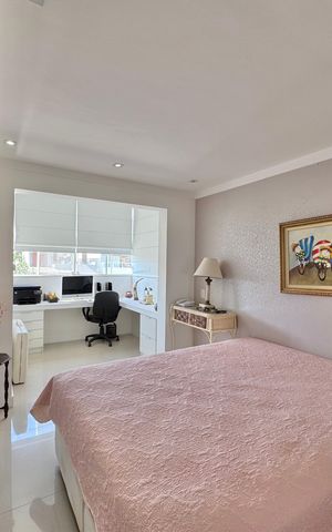 Casa de condomínio à venda com 300m², 6 quartos e 1 vagaSuíte 2