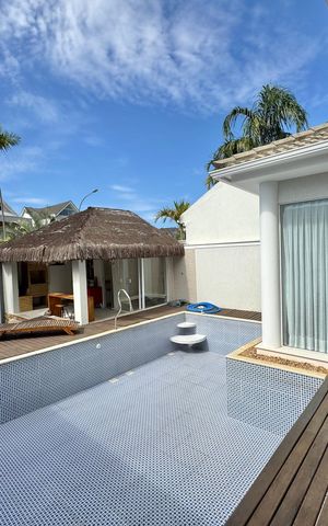 Casa de condomínio à venda com 300m², 6 quartos e 1 vaga Casa de condomínio à venda com 300m², 6 quartos e 1 vagaÁrea comum - Piscina